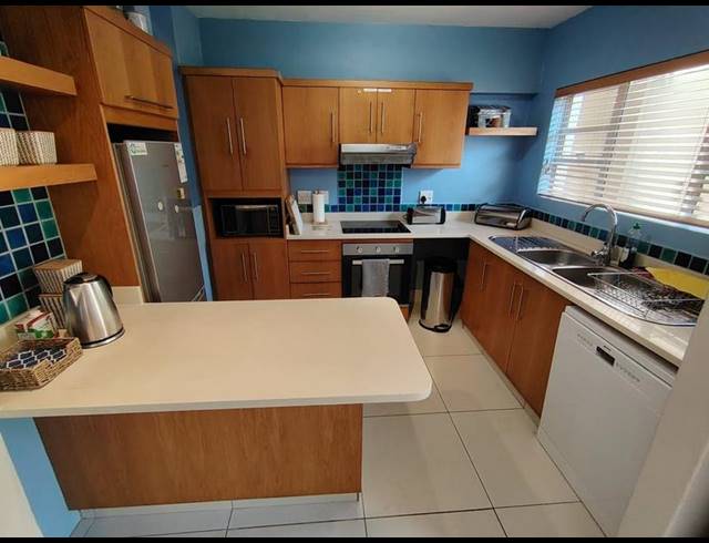 2 BEDROOM APARTMENT FOR SALE IN UMHLANGA CENTRAL